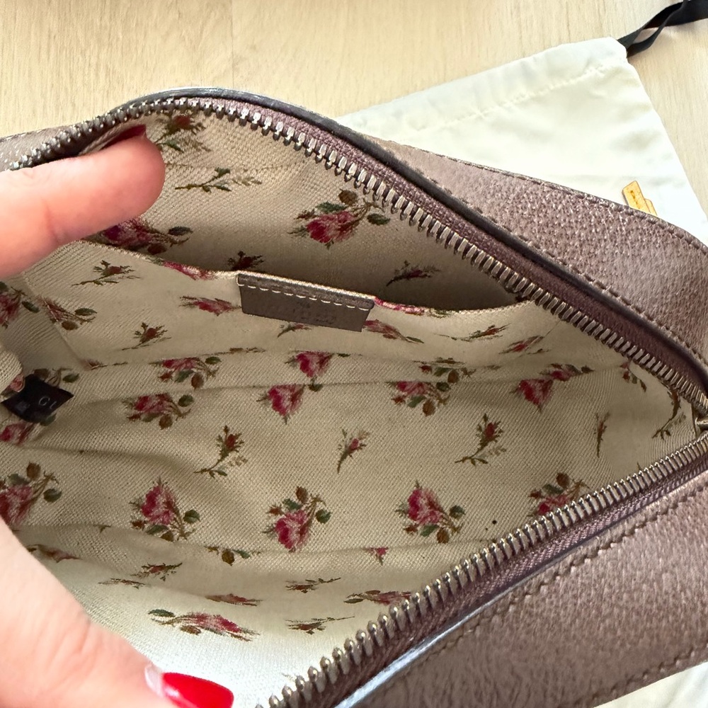 Gucci GG Supreme Crossbody Bag - Picture 9 of 9